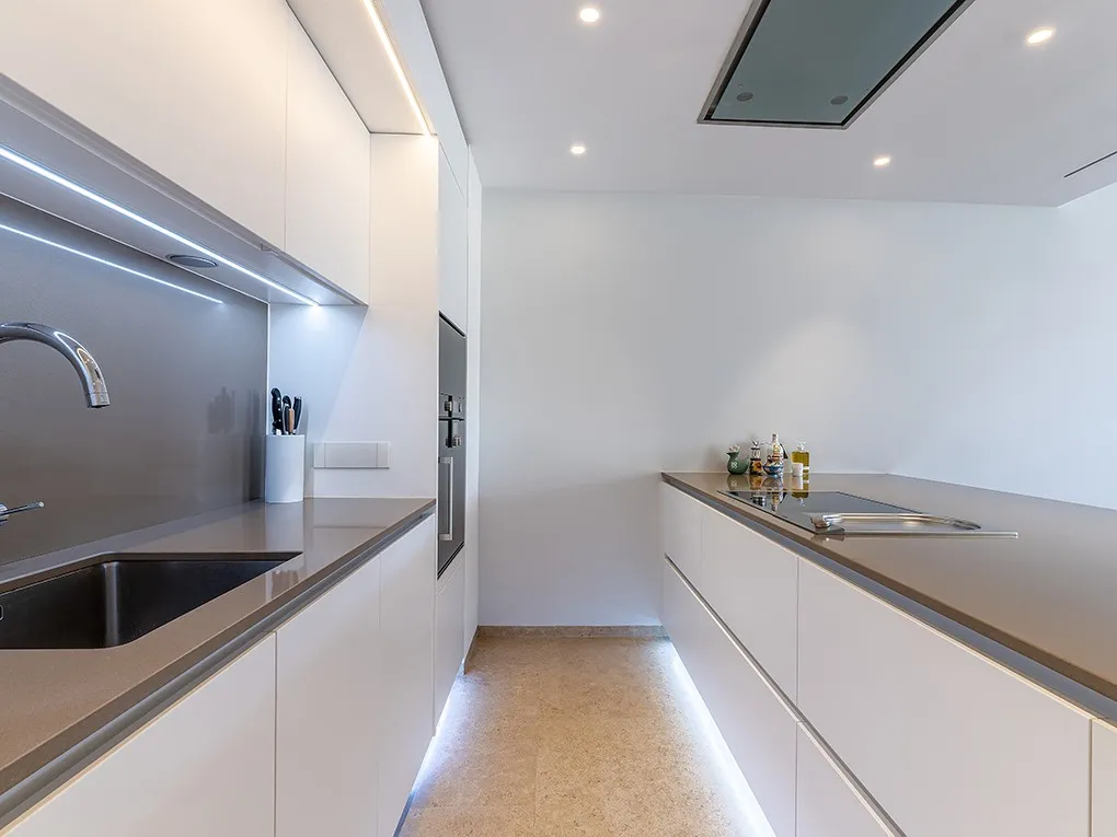 Luxe villa met zeezicht in New Folies-5