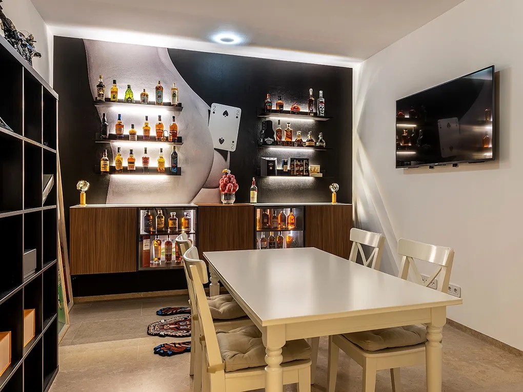 Luxe villa met zeezicht in New Folies-10