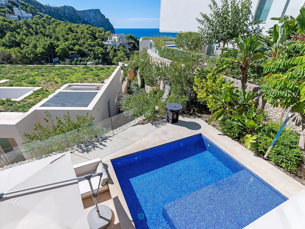 Luxe villa met zeezicht in New Folies-13