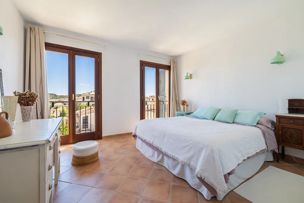 Casa de pueblo renovada con estilo, jardín, garaje y proyecto de piscina en Alaró-13