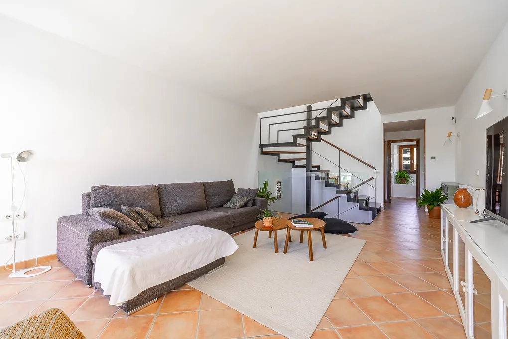 Casa de pueblo renovada con estilo, jardín, garaje y proyecto de piscina en Alaró-11