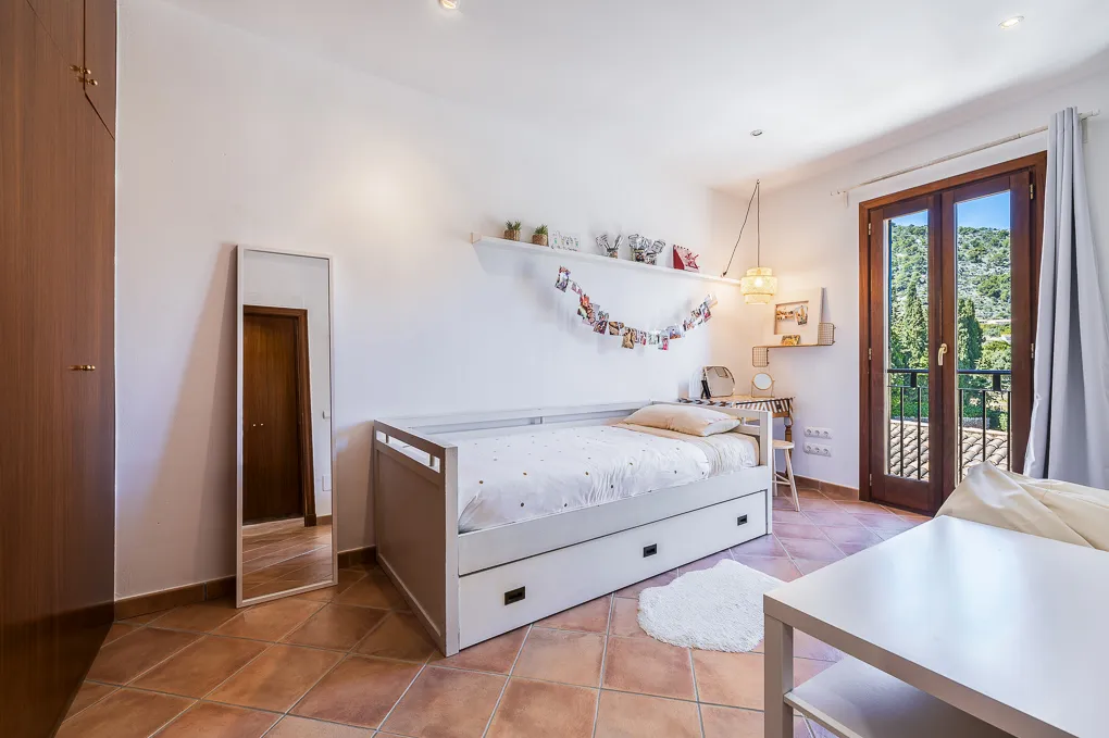 Casa de pueblo renovada con estilo, jardín, garaje y proyecto de piscina en Alaró-15