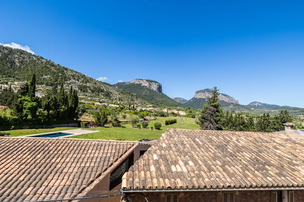 Casa de pueblo renovada con estilo, jardín, garaje y proyecto de piscina en Alaró-2