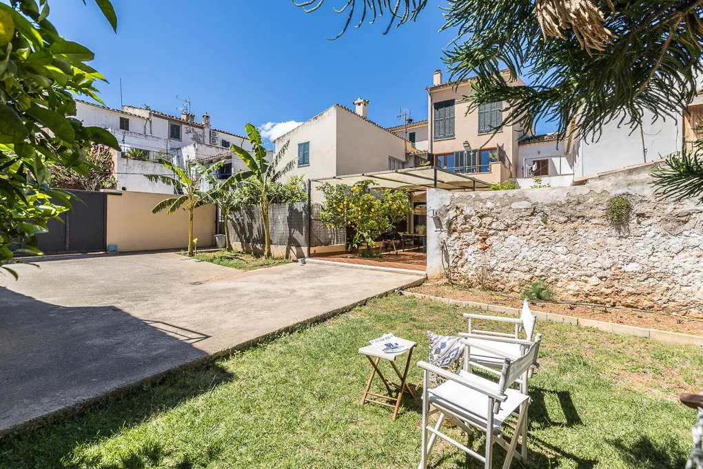 Casa de pueblo renovada con estilo, jardín, garaje y proyecto de piscina en Alaró-9