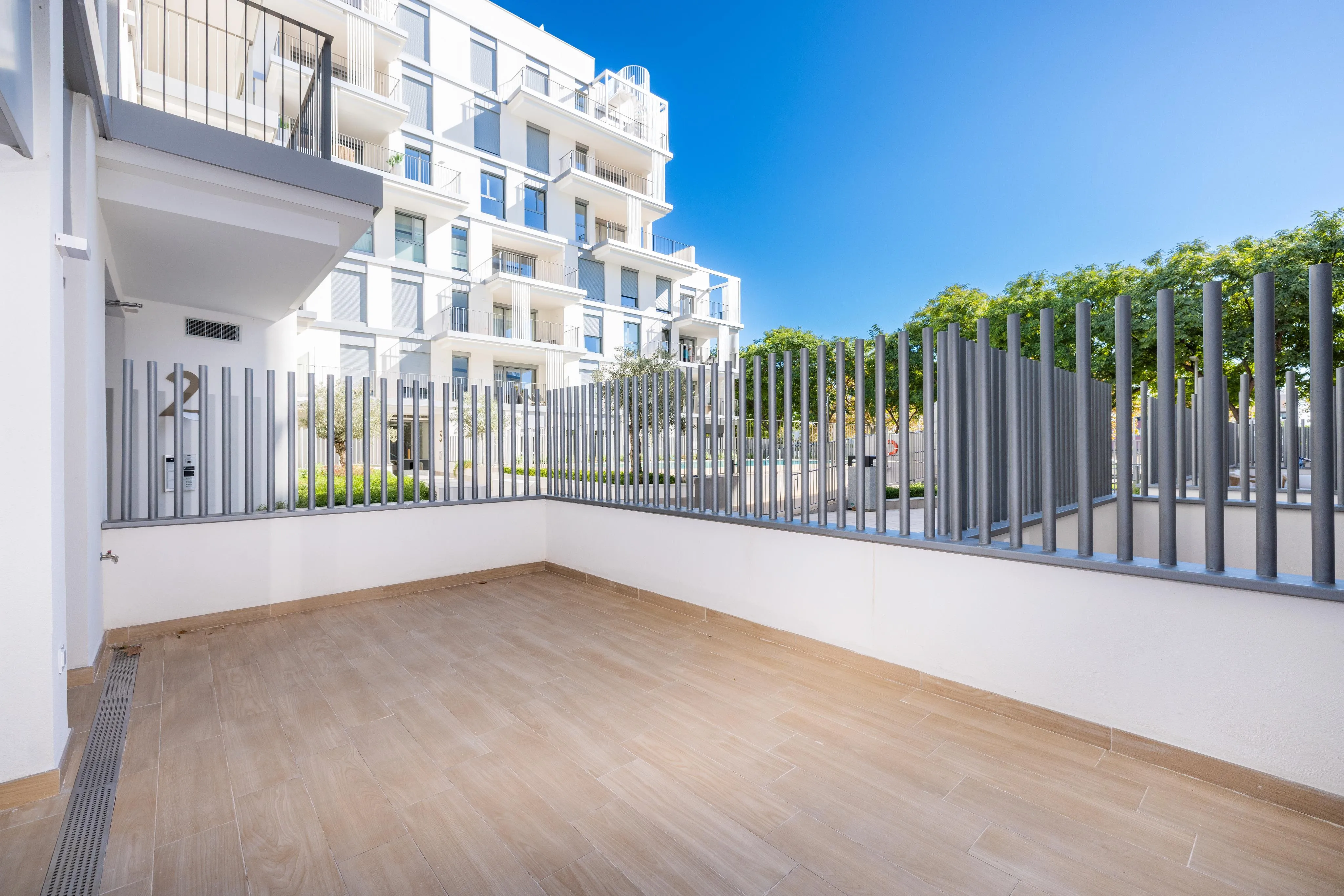 Nuova costruzione: piano terra con terrazza, parcheggio, piscina comunale e palestra a Nou Llevant-2