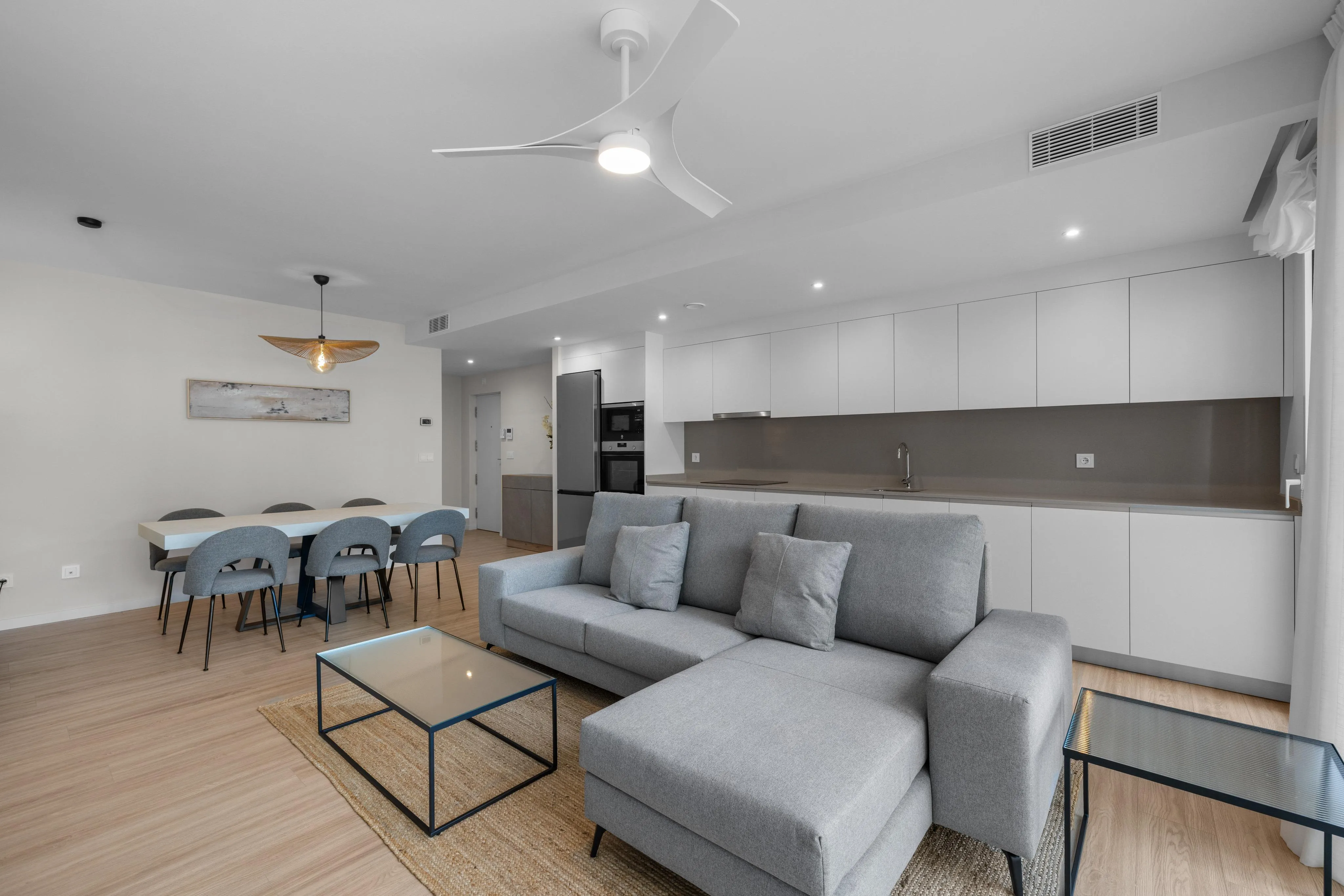 Brandnew apartment with parking, terrace, community pool, and gym in Nou Llevant-4