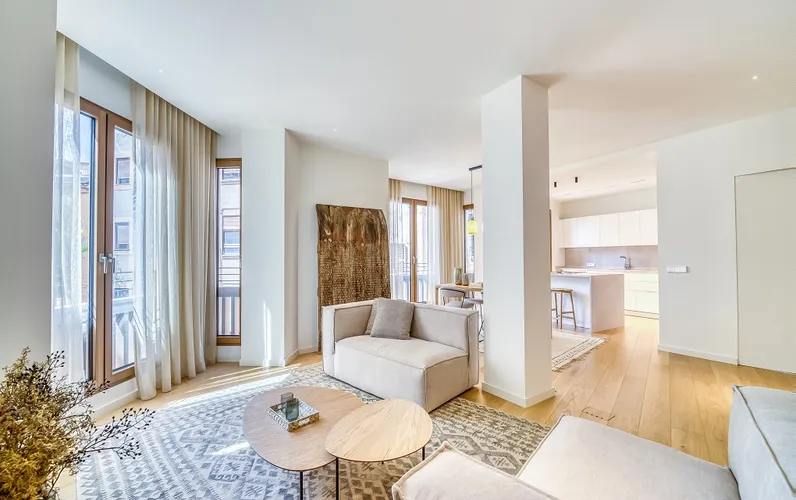 Estupendo piso de obra nueva con terraza