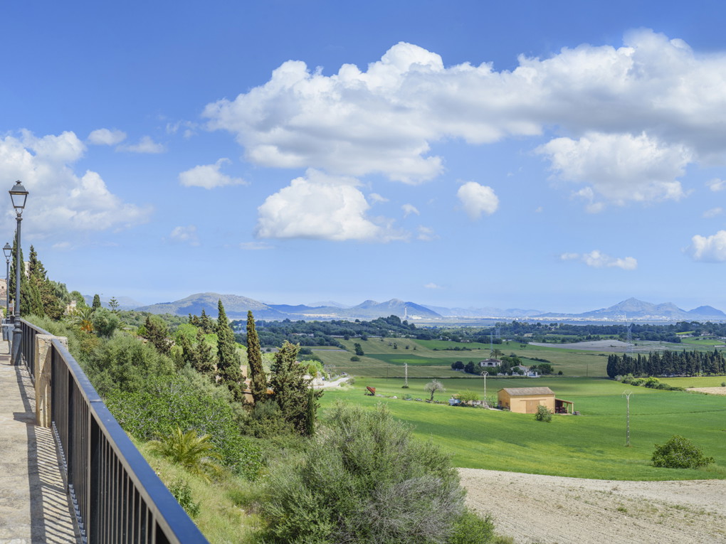 Exclusive rural plot with the potential to create your dream home, just 15 minutes from Playa de Muro-3