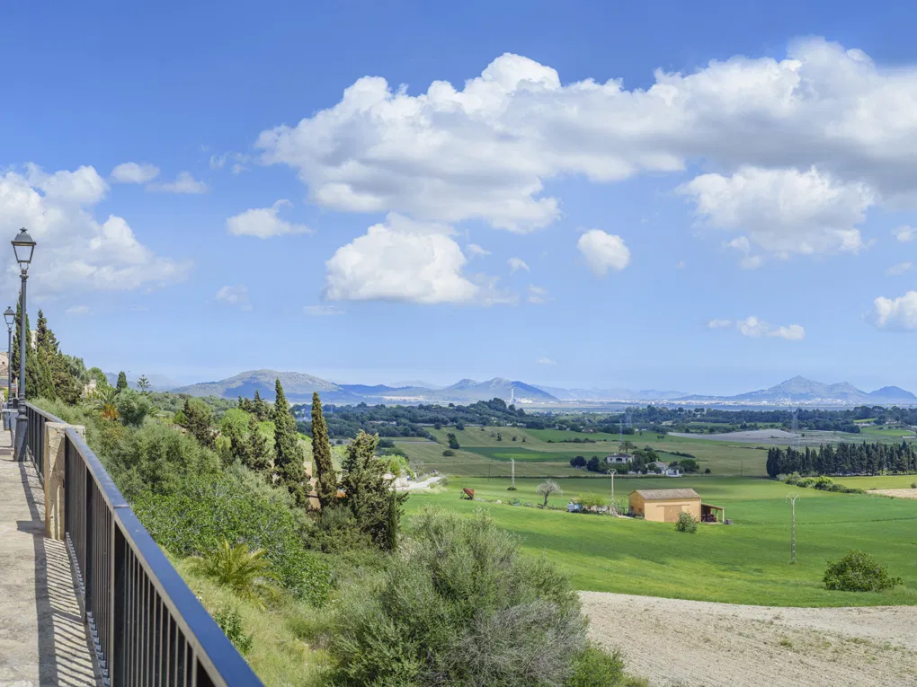 Exclusive rural plot with the potential to create your dream home, just 15 minutes from Playa de Muro-3