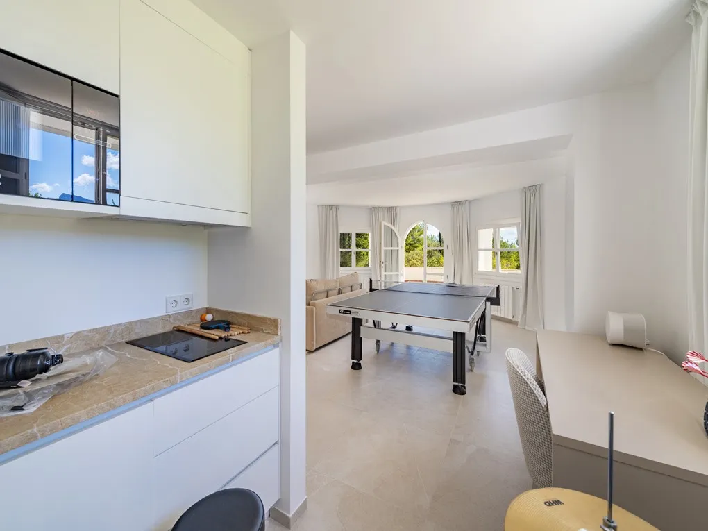 Prachtige villa met panoramisch uitzicht en privé gastenappartement in Pollensa-17