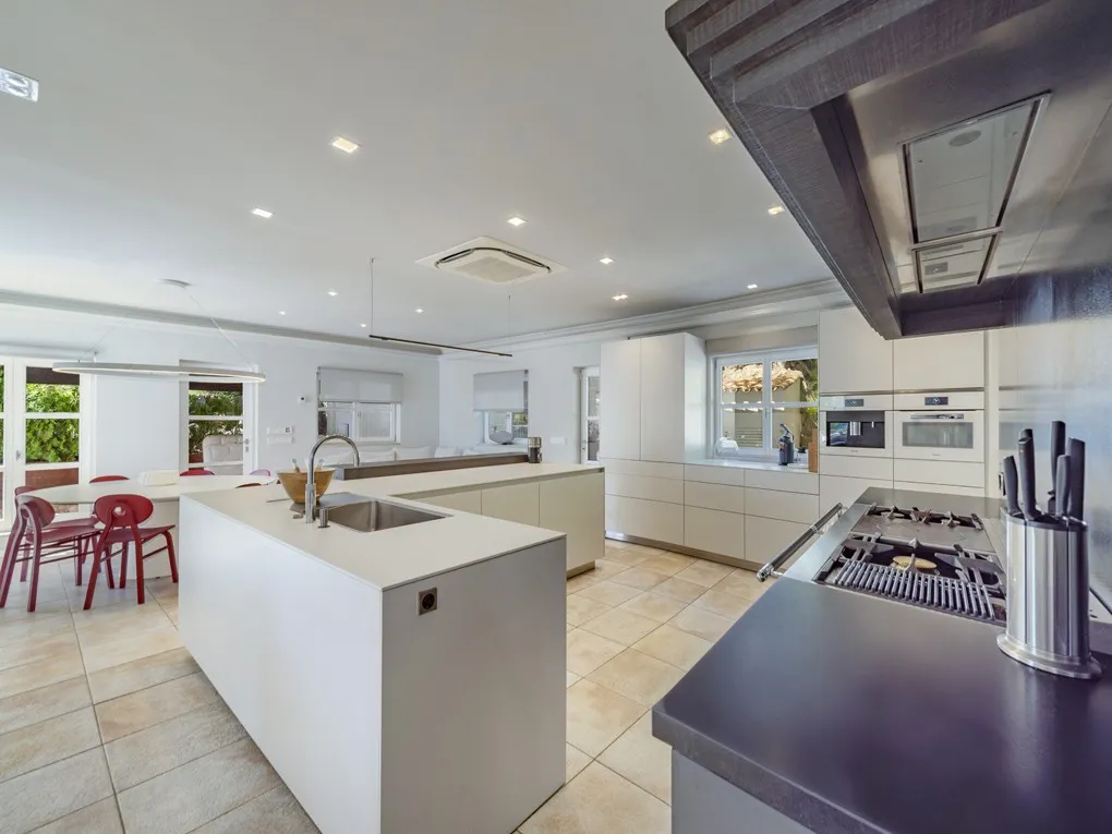 Prachtige villa met panoramisch uitzicht en privé gastenappartement in Pollensa-14