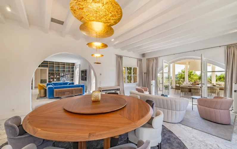 Utsökt villa med panoramautsikt och privat gästlägenhet i Pollensa