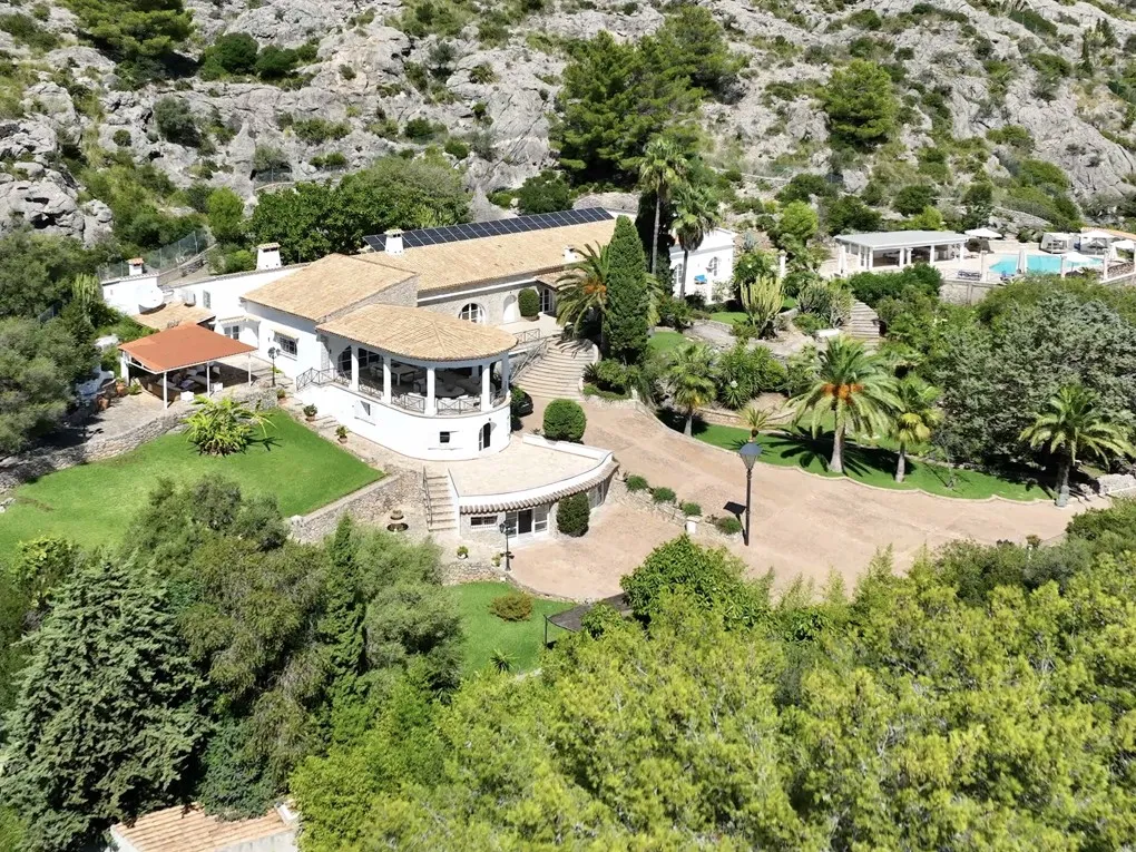Utsökt villa med panoramautsikt och privat gästlägenhet i Pollensa-3