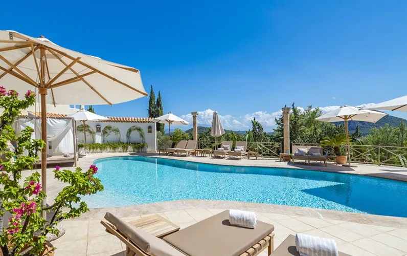 Splendida villa con vista panoramica e appartamento privato per gli ospiti a Pollensa