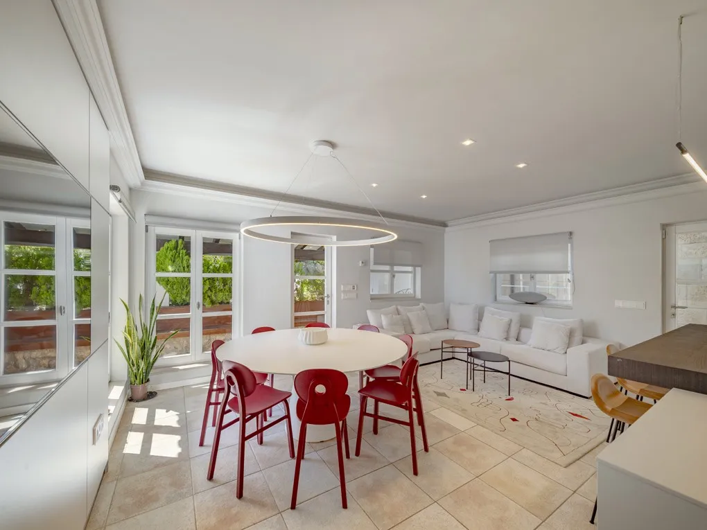 Prachtige villa met panoramisch uitzicht en privé gastenappartement in Pollensa-13