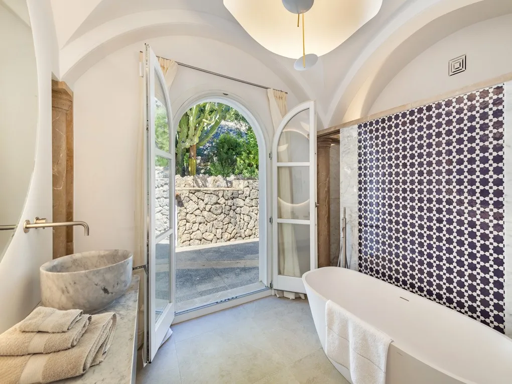 Prachtige villa met panoramisch uitzicht en privé gastenappartement in Pollensa-23