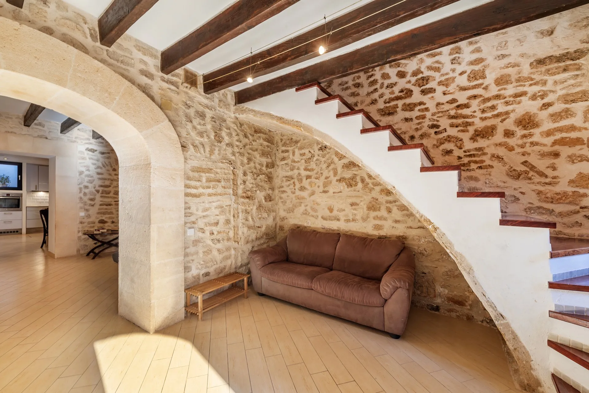 Acogedora casa de pueblo en el casco antiguo de Alcudia, Mallorca-3