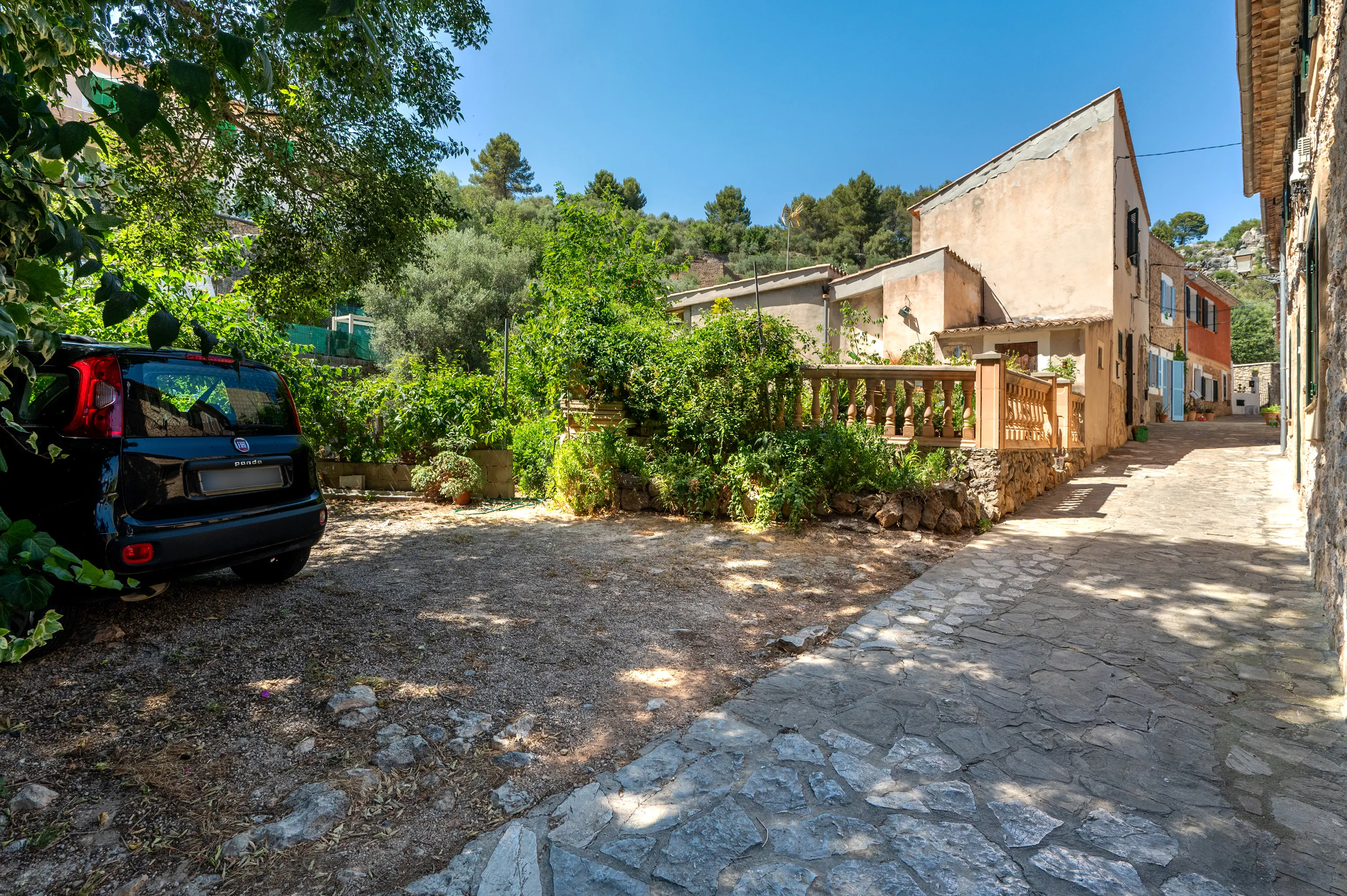 Una encantadora casa de poble amb gran potencial al cor d'Esporles-12