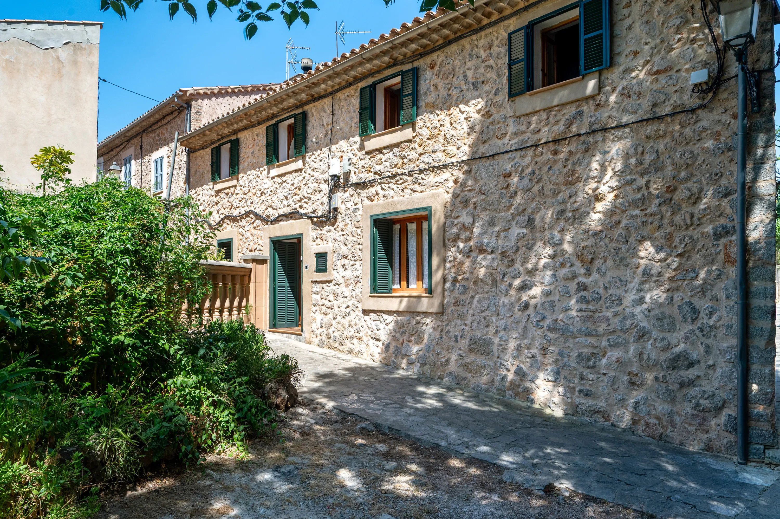 Una encantadora casa de poble amb gran potencial al cor d'Esporles-3
