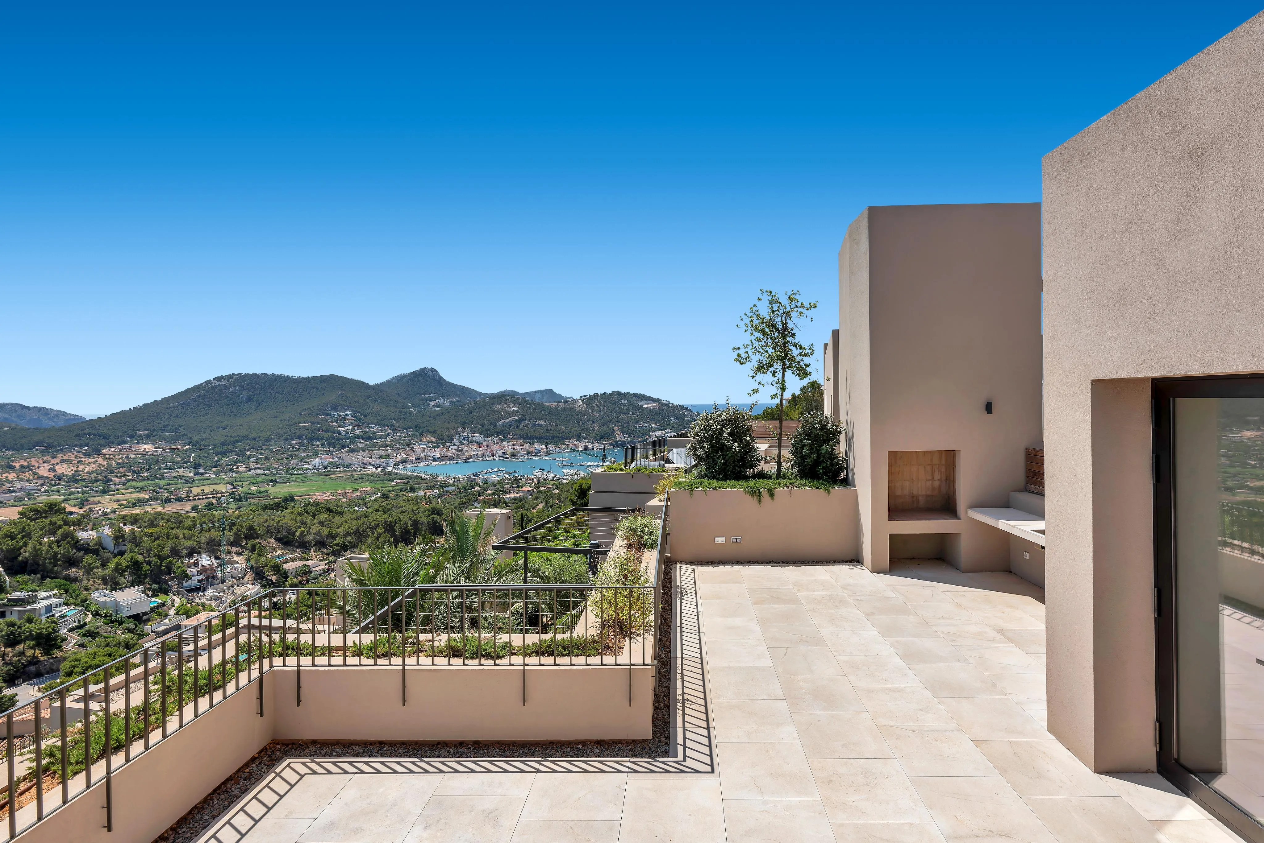 Casa moderna con fantastica vista sul porto-1