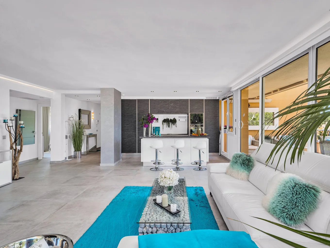 Renoveret penthouse med betagende havudsigt-6