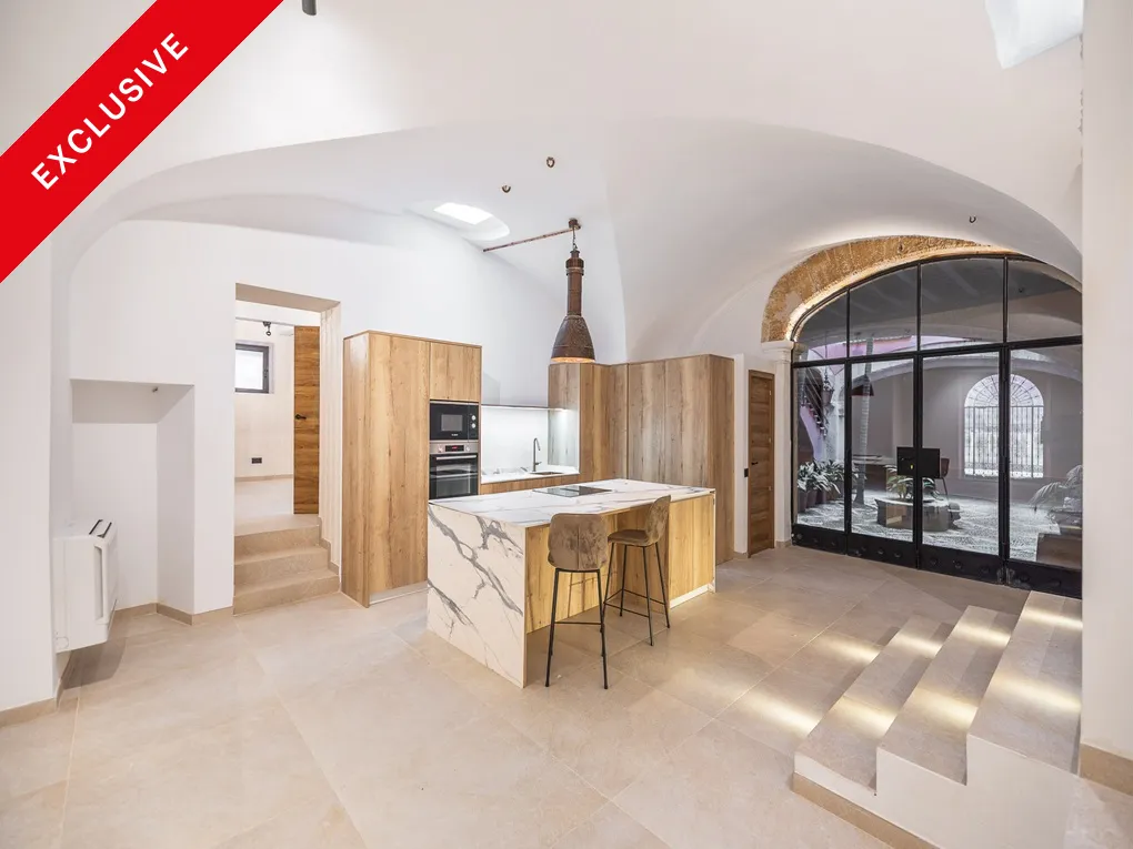 Exklusives, brandneues Erdgeschoss mit Außenbereich und privater Garage in einem historischen Palast - Santa Eulalia-1