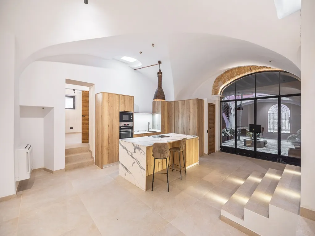 Ekskluzywny, zupełnie nowy parter z częścią zewnętrzną w zabytkowym pałacu - Santa Eulalia-1