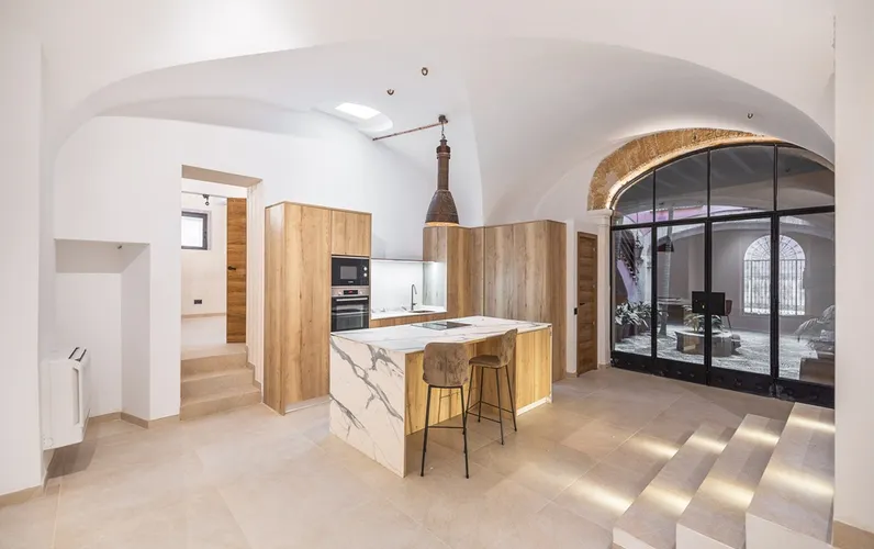 Exklusives, brandneues Erdgeschoss mit Außenbereich in einem historischen Palast - Santa Eulalia