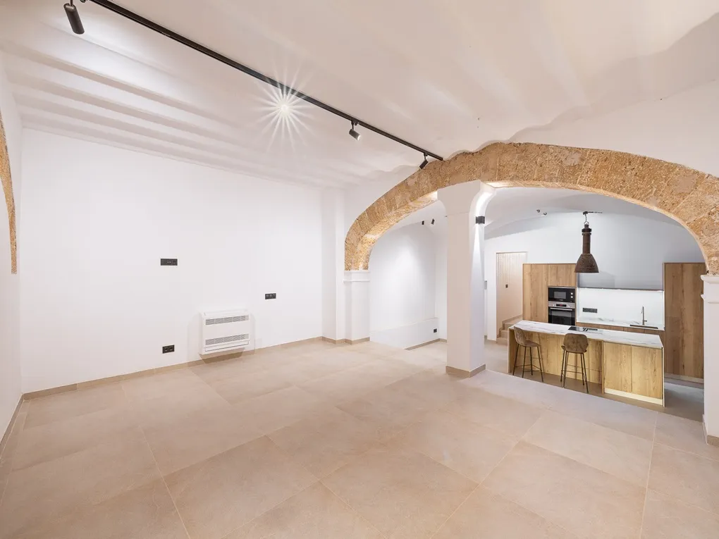 Exklusives, brandneues Erdgeschoss mit Außenbereich und privater Garage in einem historischen Palast - Santa Eulalia-4