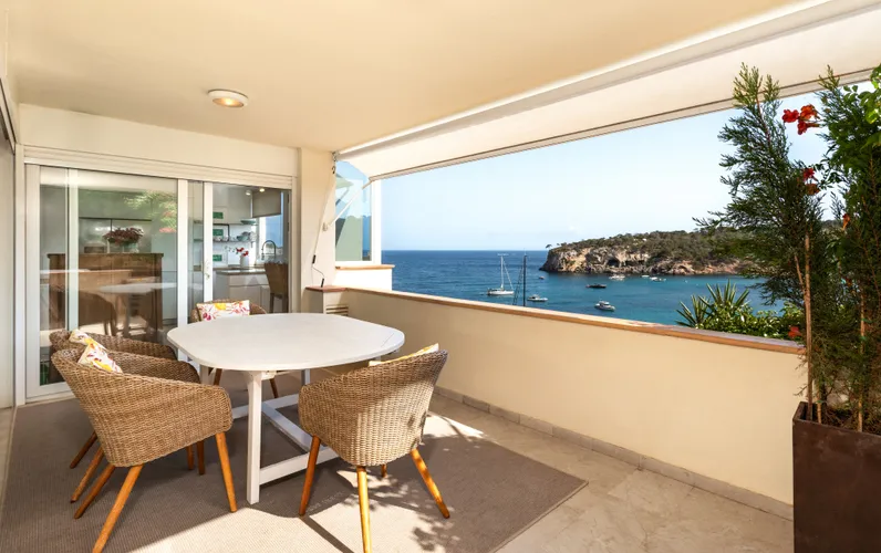 Appartamento con vista mare in prima linea