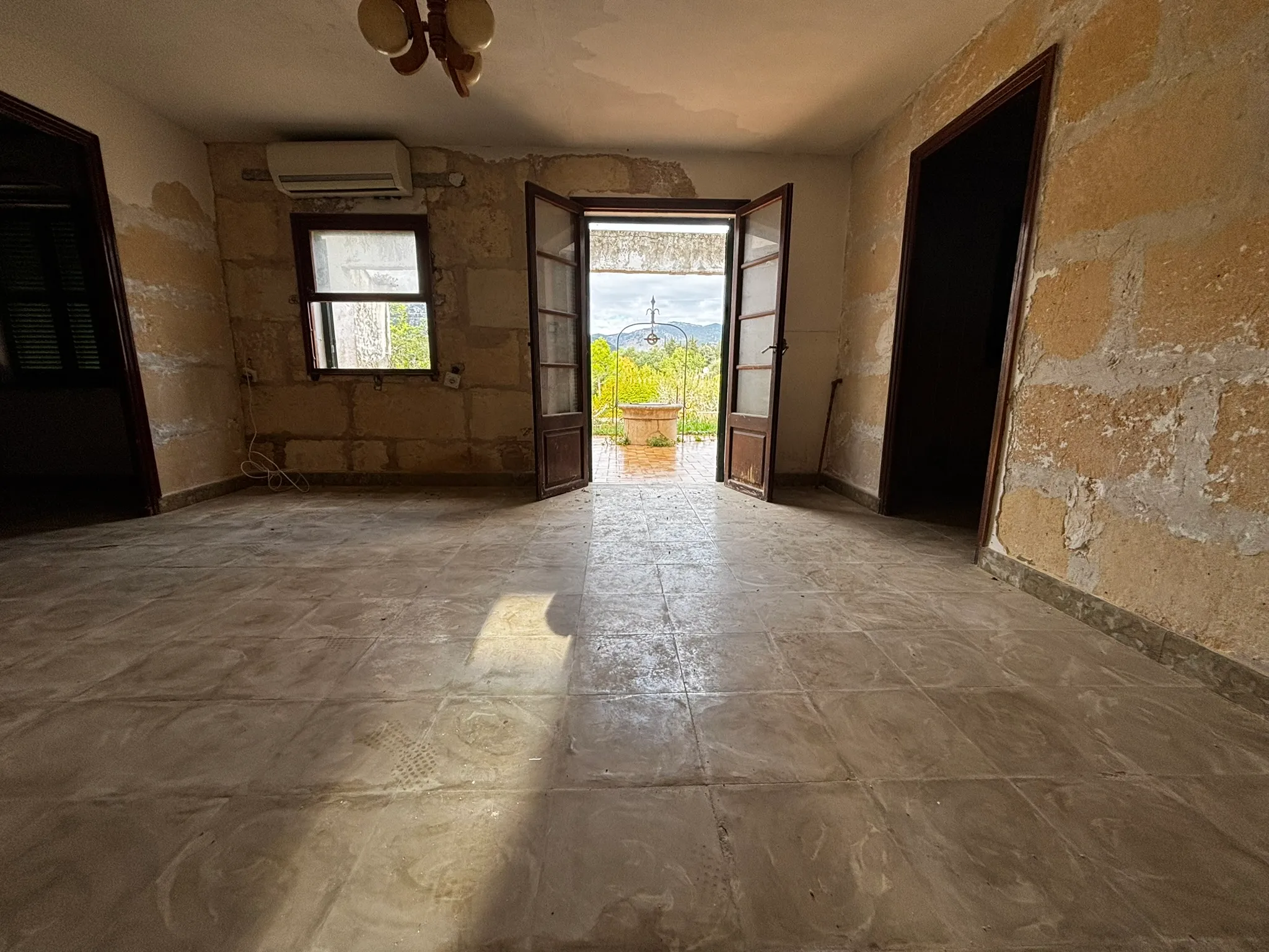 Charming townhouse with garden and mountain views in Moscari-2