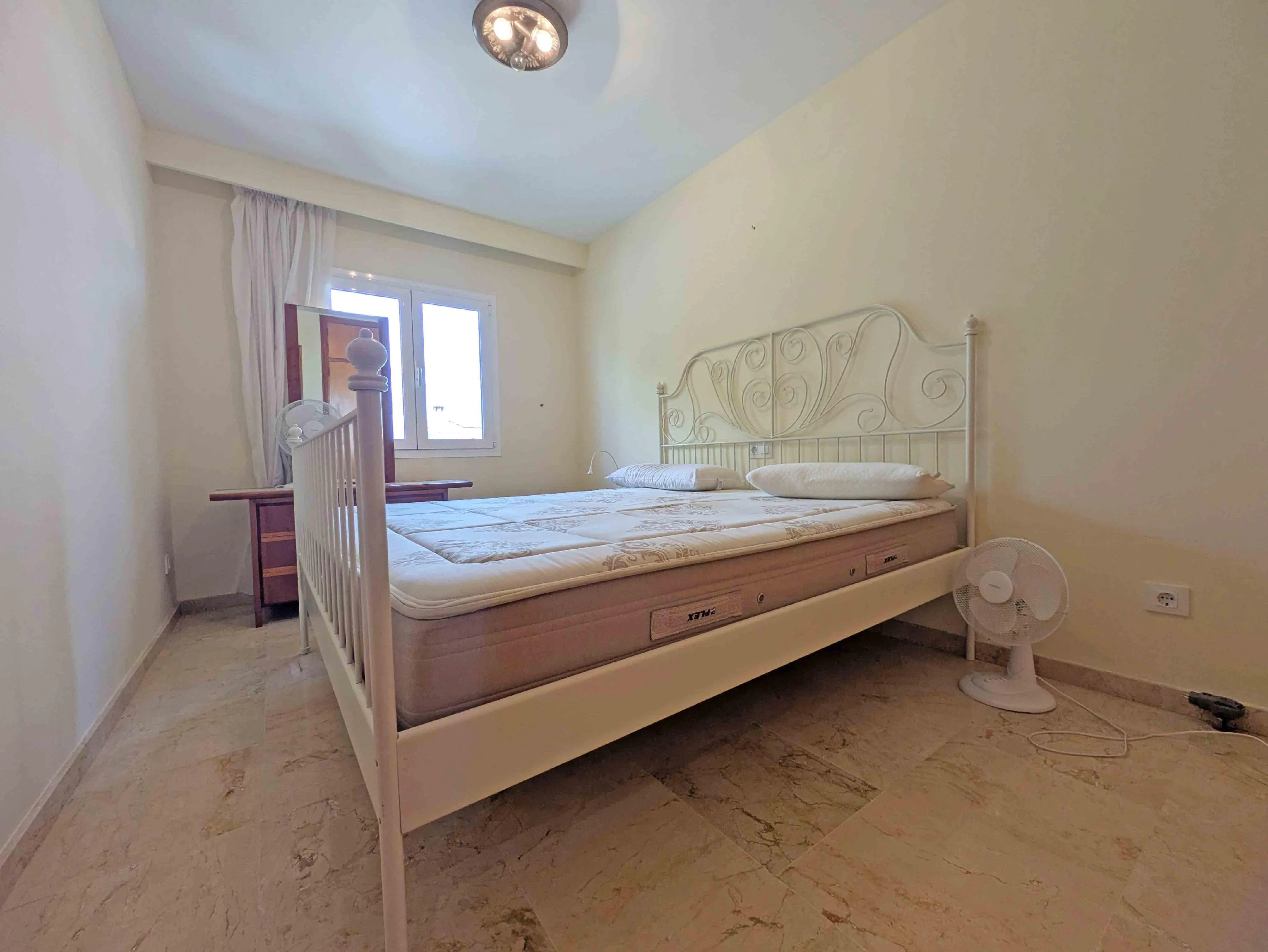 Apartment with sea view and direct beach location in S'Estanyol-9