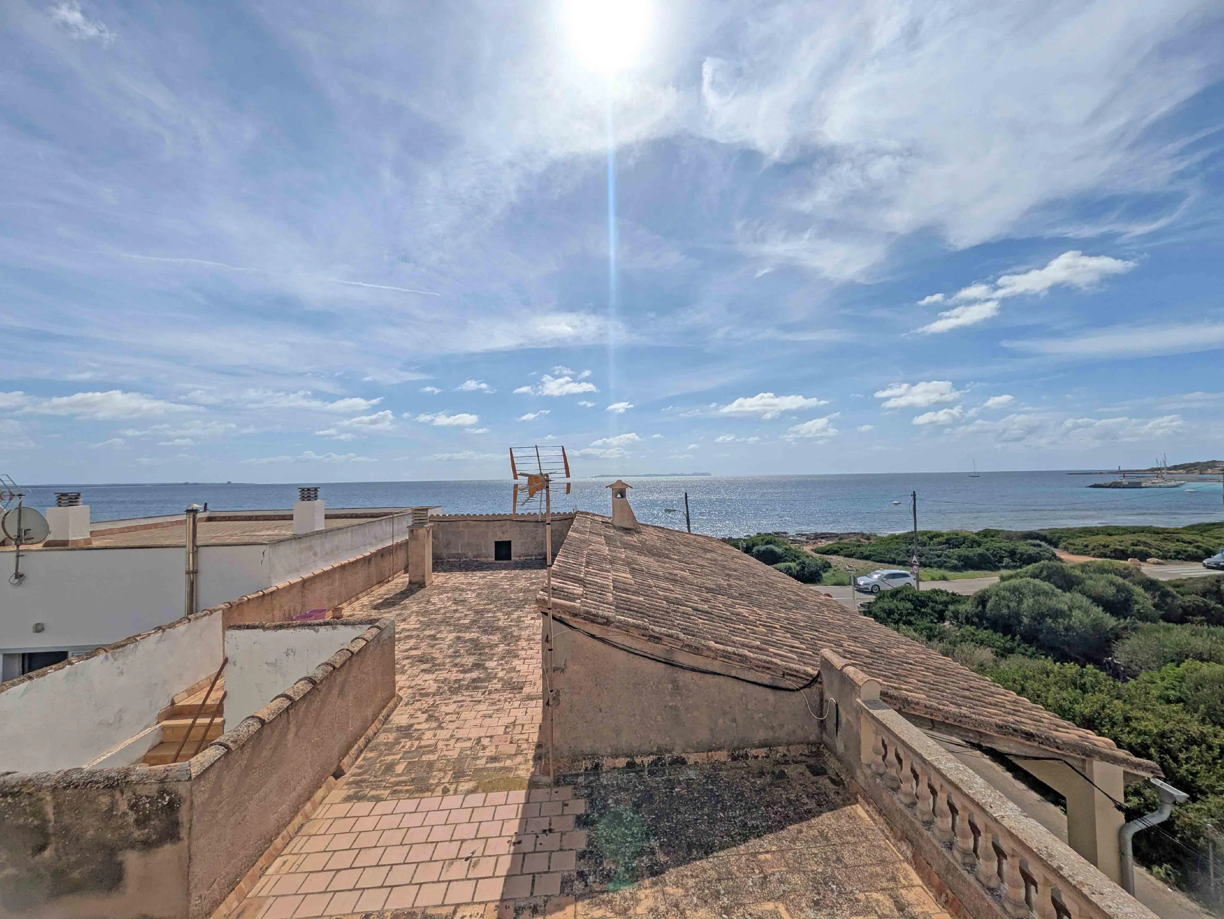 Apartment with sea view and direct beach location in S'Estanyol-16