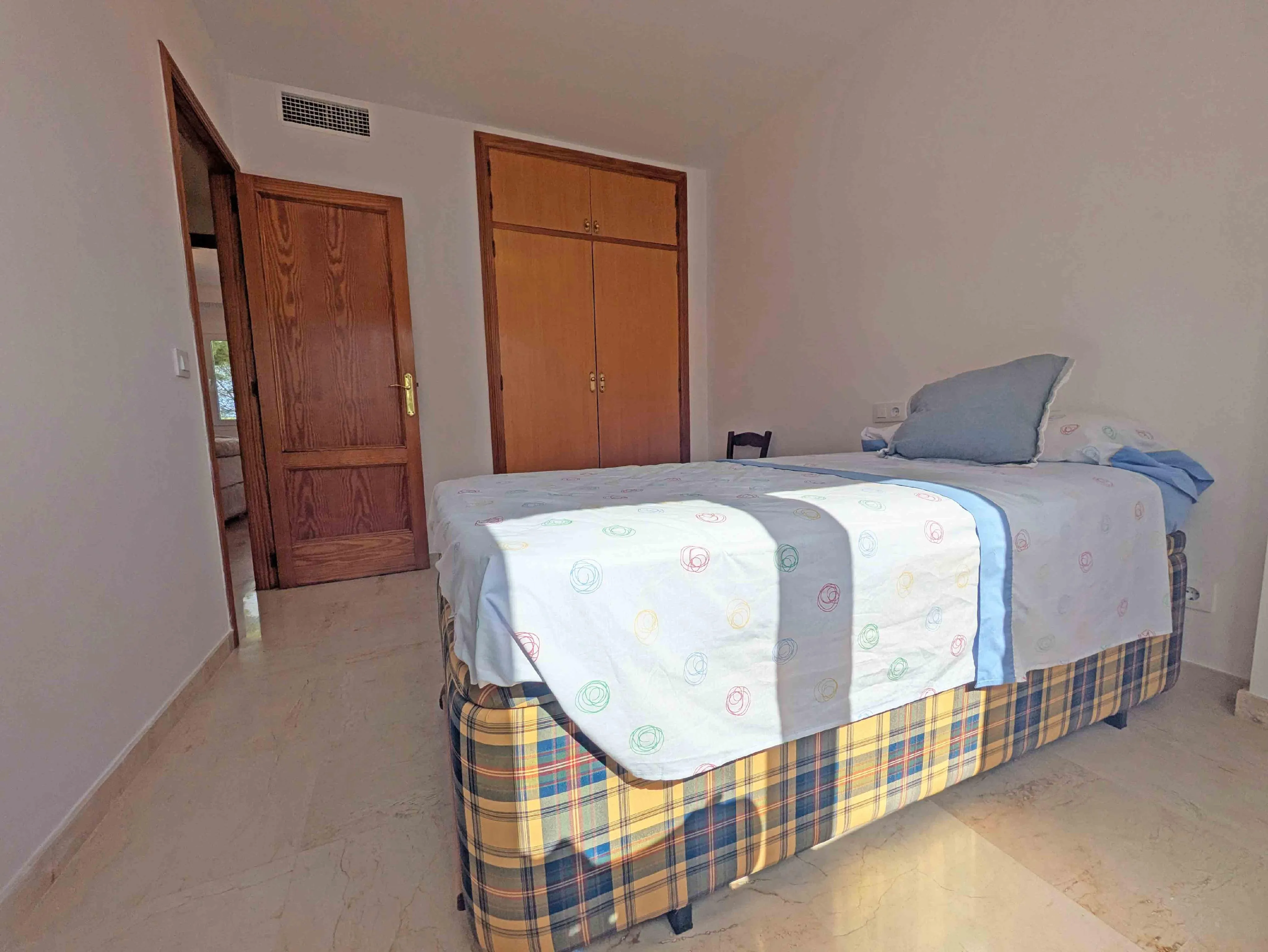 Apartment with sea view and direct beach location in S'Estanyol-12