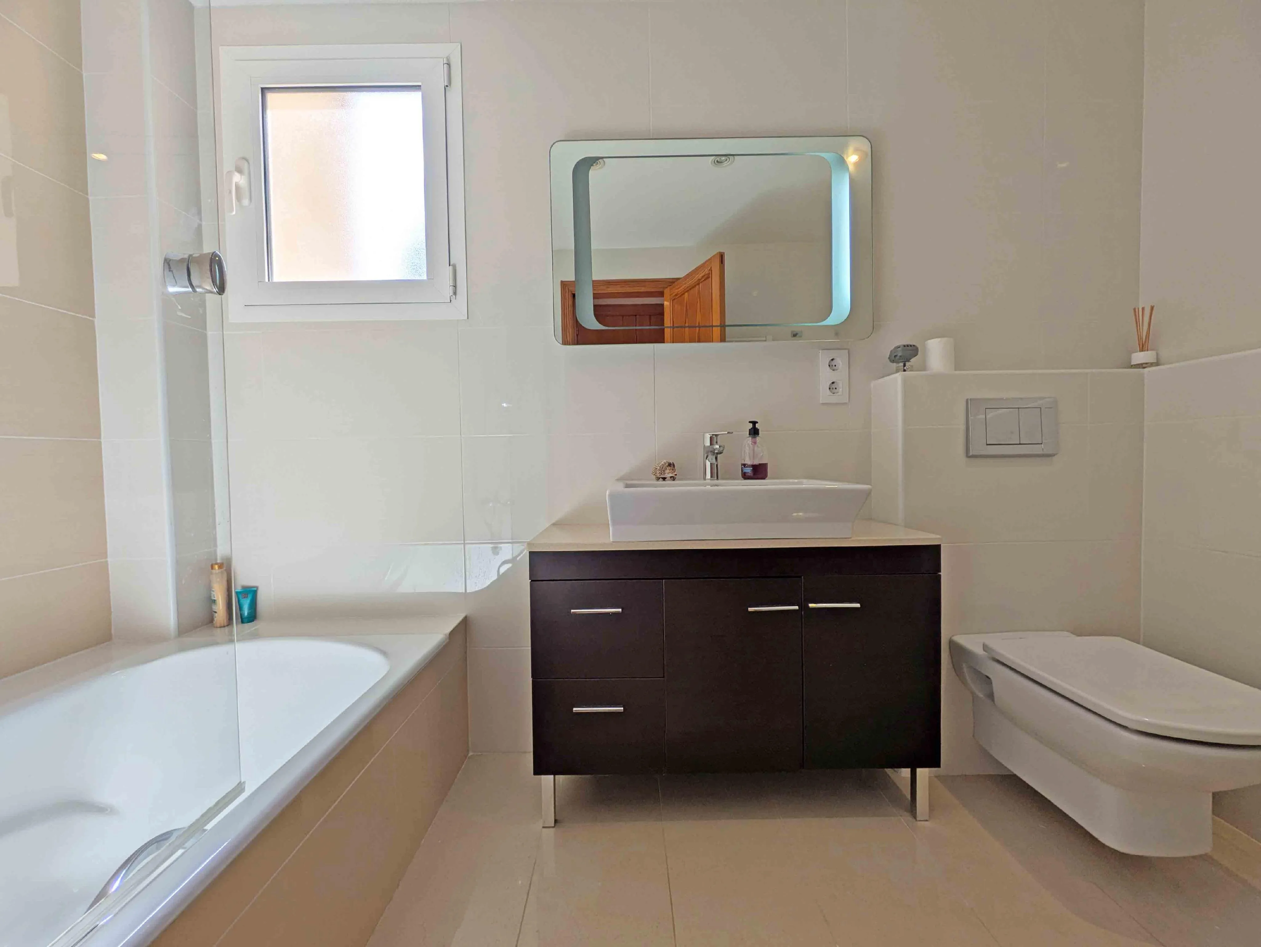 Apartment with sea view and direct beach location in S'Estanyol-10