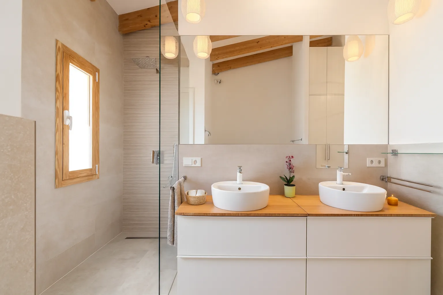 Casa exclusiva al poble d'Alaró amb piscina i vistes impressionants a les muntanyes-8