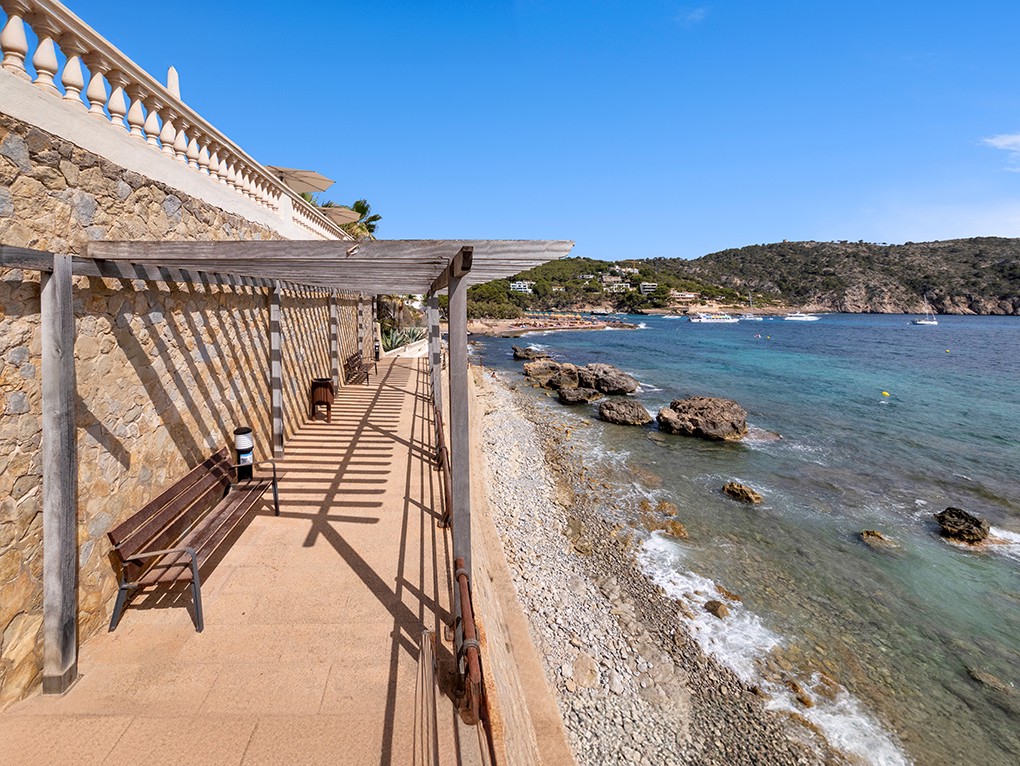 Sea view apartment in Camp de Mar-13