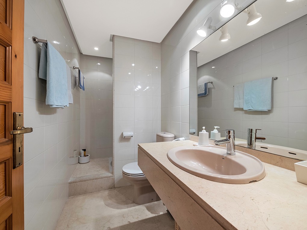 Sea view apartment in Camp de Mar-11