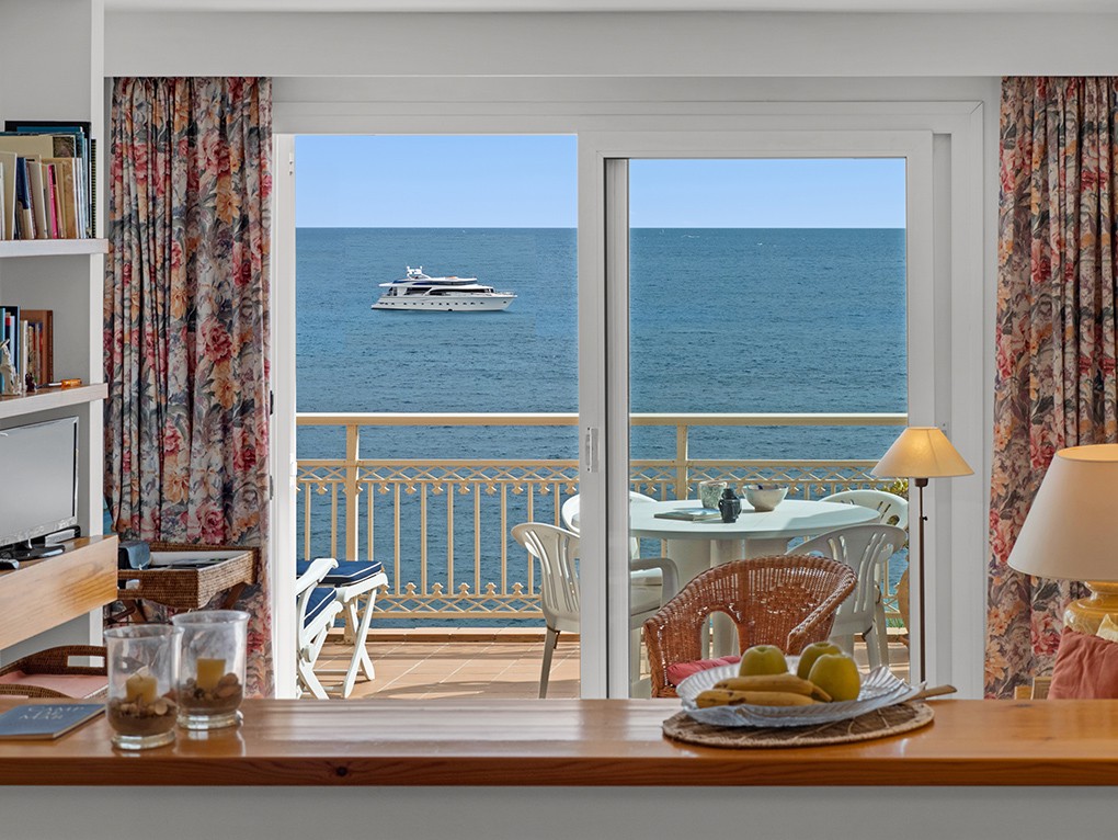 Sea view apartment in Camp de Mar-4