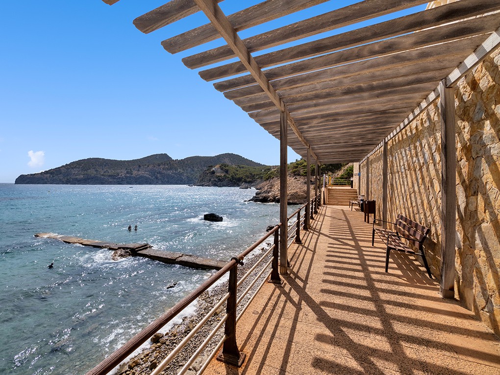 Sea view apartment in Camp de Mar-14
