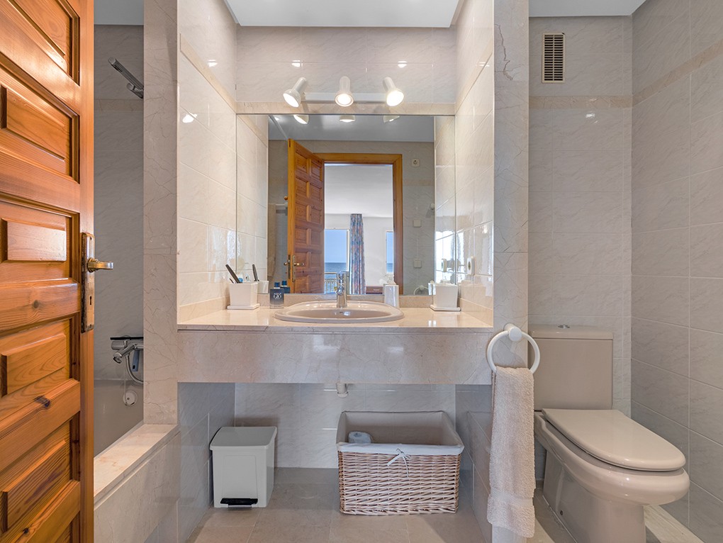 Sea view apartment in Camp de Mar-10