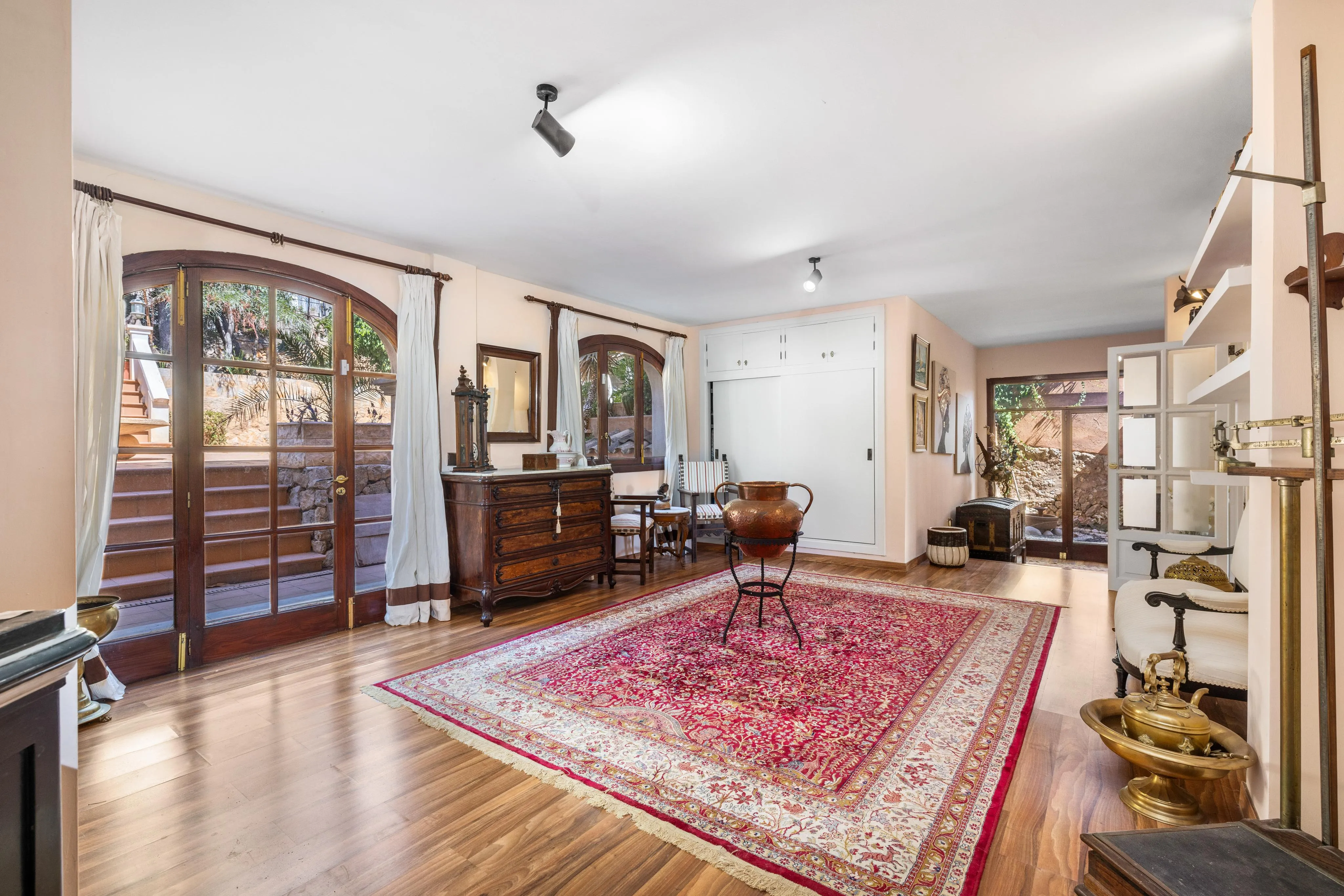 Exklusive mediterrane Villa mit viel Potenzial in Genova-9