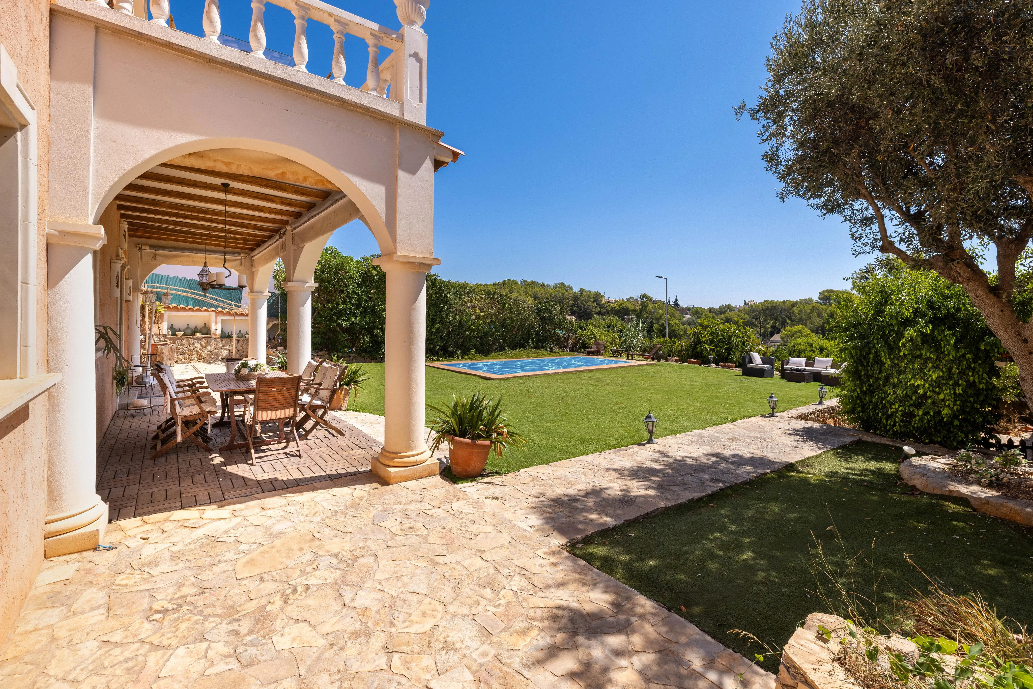 Exklusive mediterrane Villa mit viel Potenzial in Genova-25