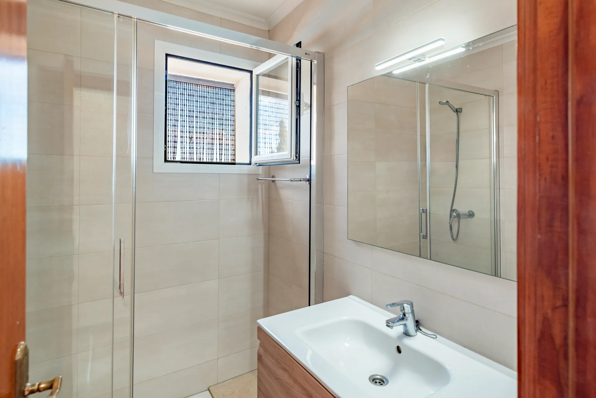 Mediterraan landhuis met verhuurvergunning, privacy en panoramisch uitzicht in het noorden van Mallorca-12