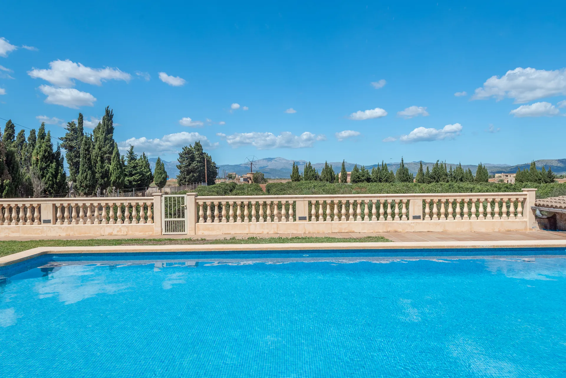 Mediterraan landhuis met verhuurvergunning, privacy en panoramisch uitzicht in het noorden van Mallorca-23