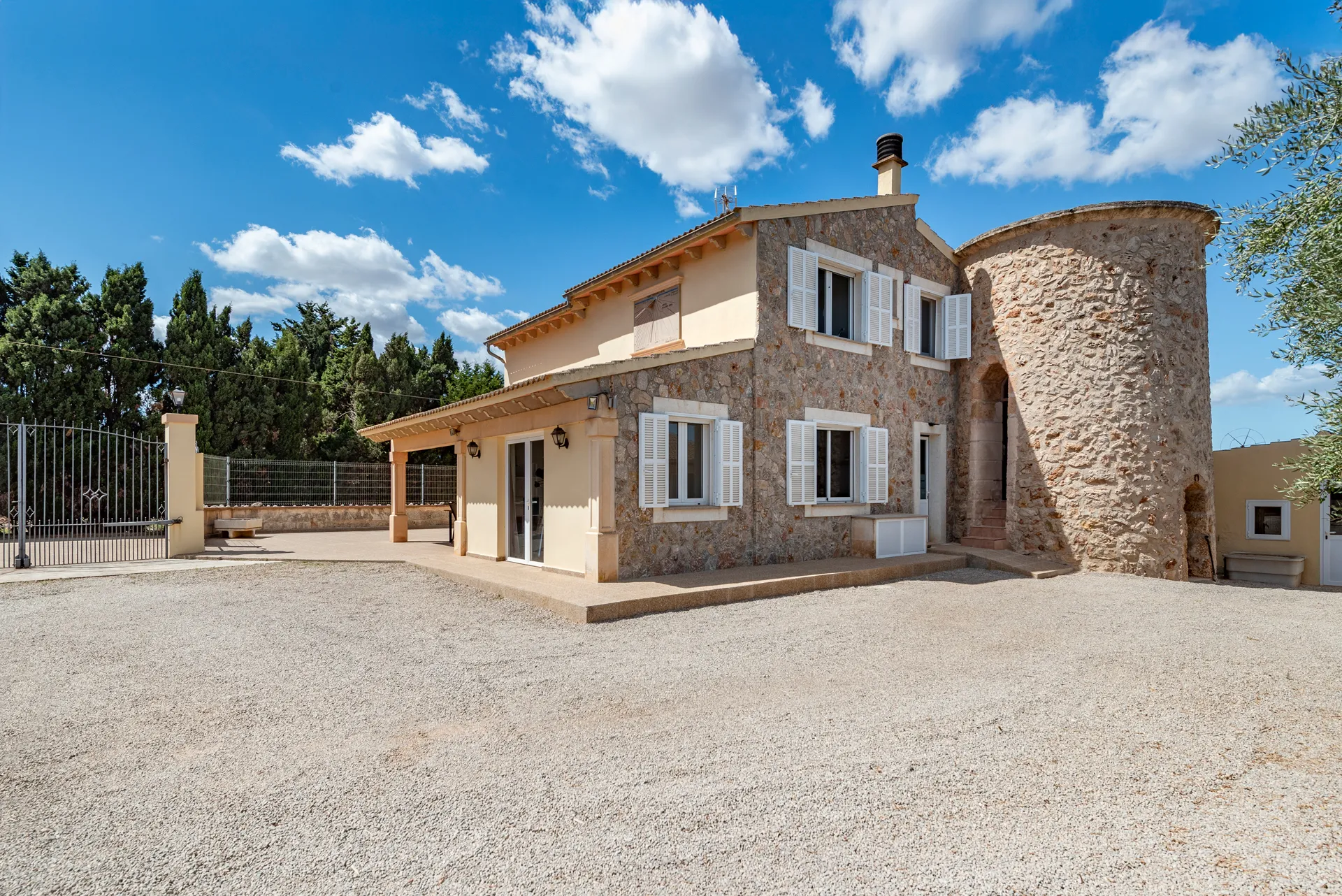 Mediterranes Landhaus mit Vermietungslizenz, Privatsphäre und Panoramablick im Norden Mallorcas-3