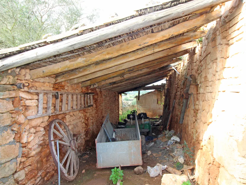 Lantgård att renovera i Llucmajor-6