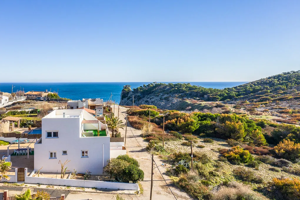 Casa moderna con vista al mar - entre la costa y el parque natural-1