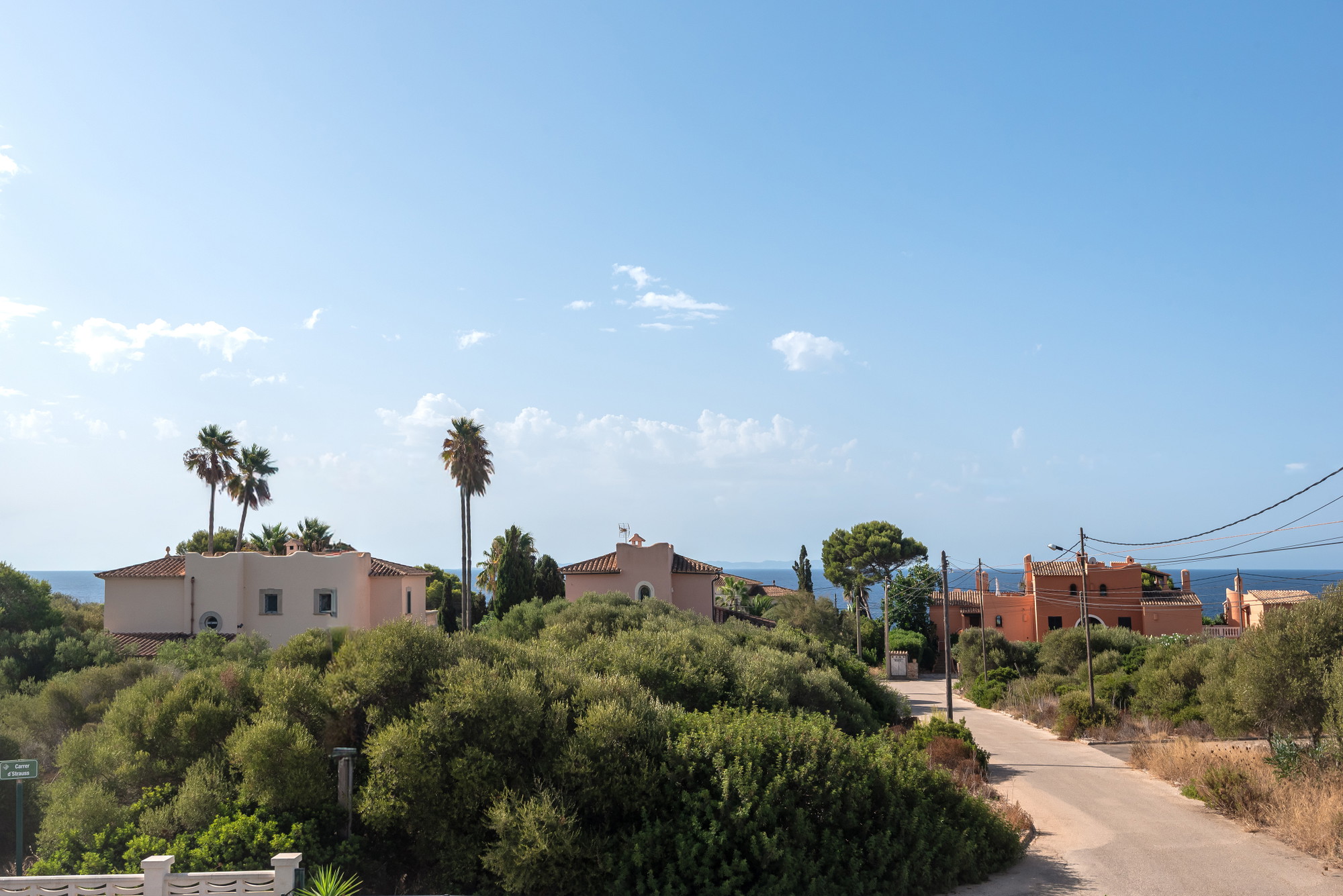 Casa adossada mediterrània amb piscina i certificat ETV-15