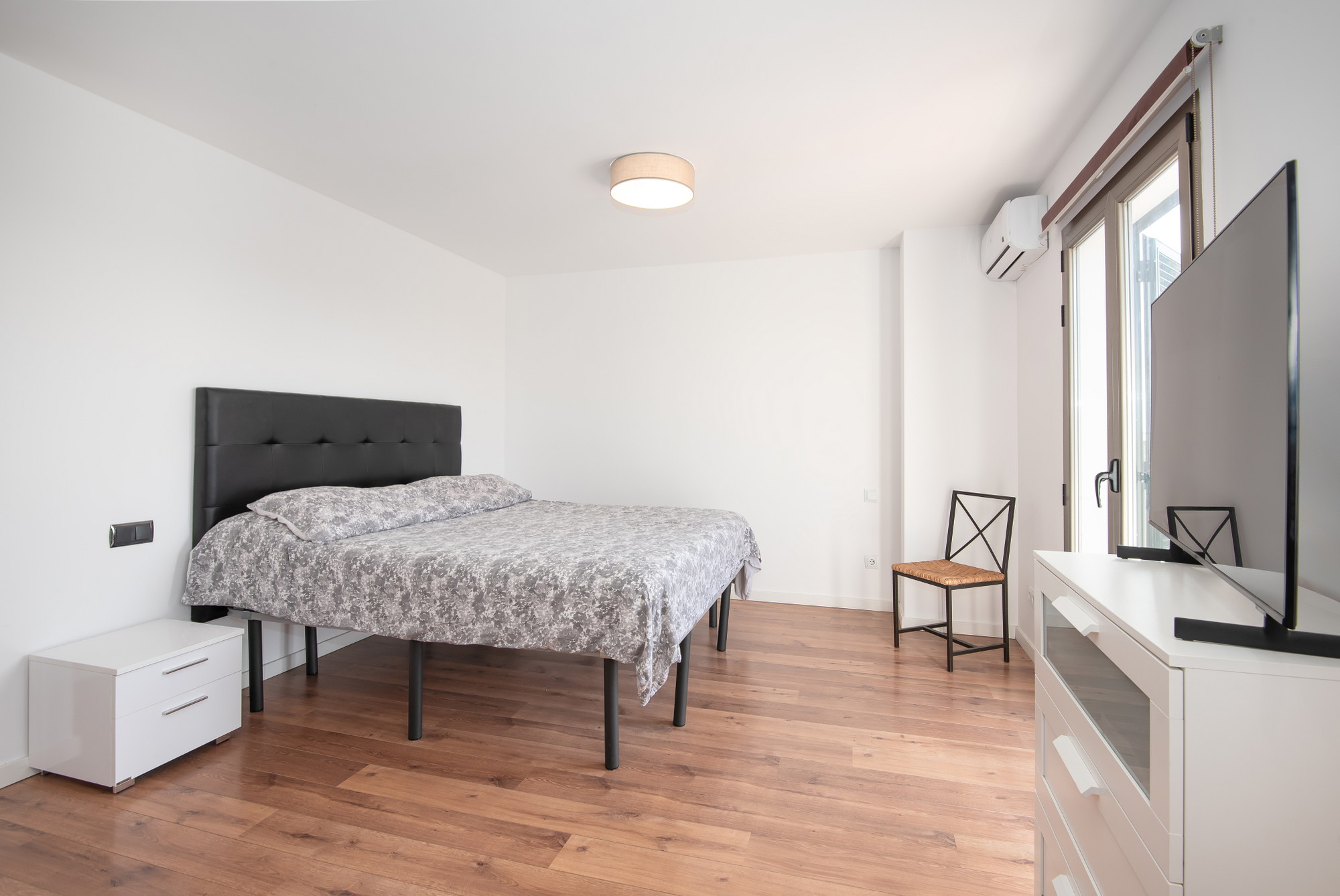 Casa adossada mediterrània amb piscina i certificat ETV-11